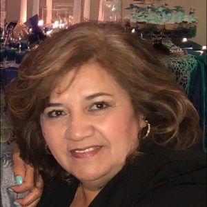 Meet your Posher, Laura